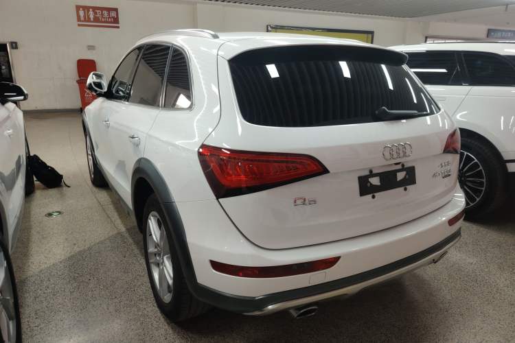 Used Audi Q5 2018 Collector's Edition 40 TFSI Technology Model