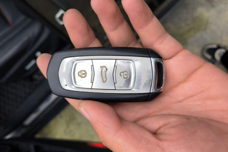 Used Geely Auto Emgrand X7 Sport 2018 1.8TD Automatic Two-Wheel Drive Smart Connect 4G Internet Edition
