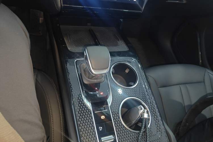 Used Hongqi HS3 PHEV 2024 PHEV 115km Jingwei Edition