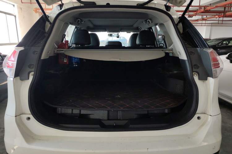 Used Nissan X-Trail 2015 2.0L CVT Comfort MAX Edition 2WD
