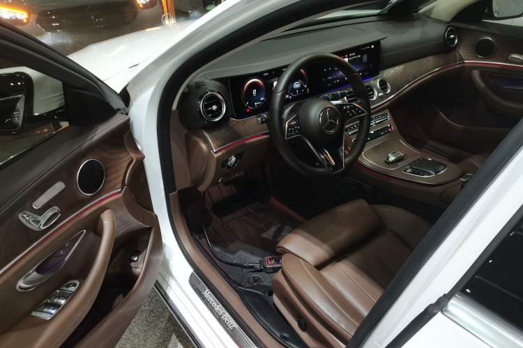 Used Mercedes-Benz E-Class 2023 E 260 L
