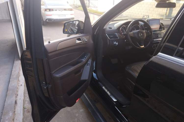 Used Mercedes-Benz GLE 2018 GLE 320 4MATIC Dynamic Edition Collector's Edition
