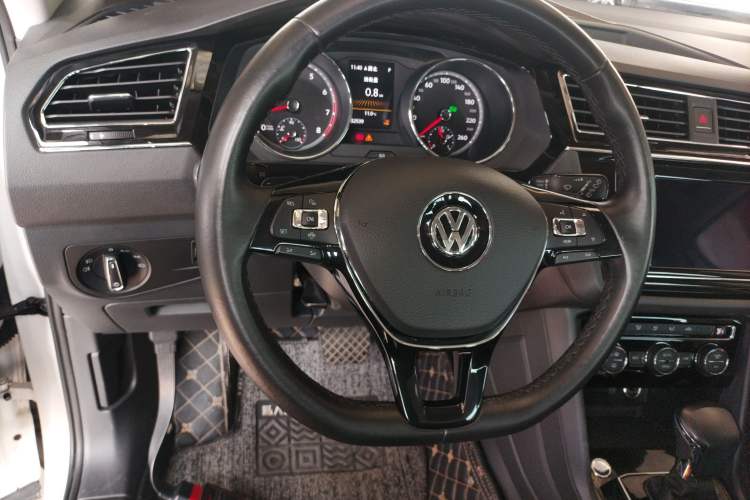 Used Volkswagen Tiguan L 2018 280TSI Automatic Two-Wheel Drive Comfort Edition
