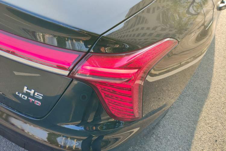 Used Hongqi H5 2023 2.0T Automatic Smart Connect Flagship Edition
