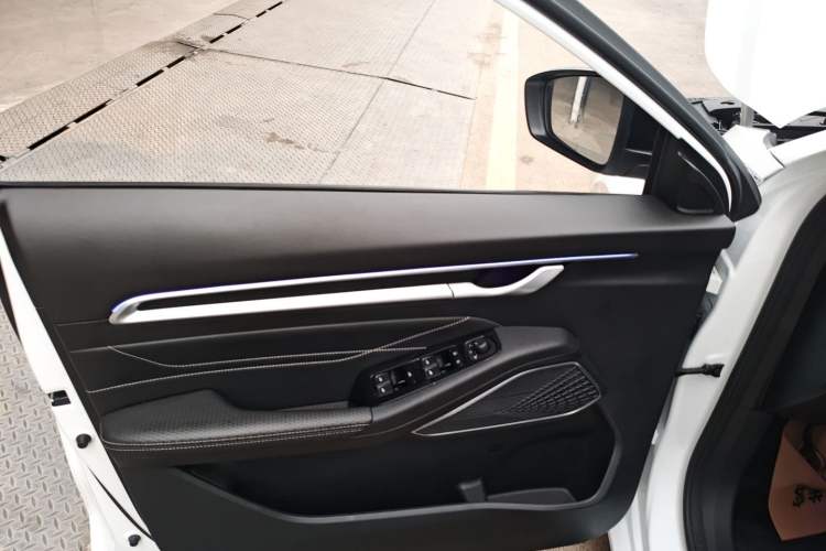 Used Geely Auto Emgrand 2023 4th Generation Champion Edition 1.5L CVT Prestige Model
