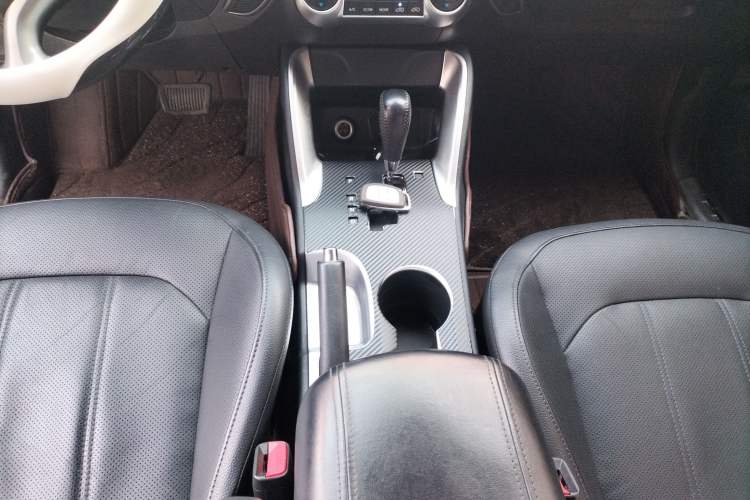 Used Hyundai ix35 2015 2.0L Automatic 2WD Smart Type China IV