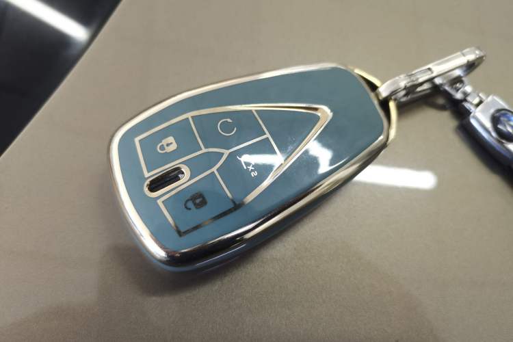 Used Changan UNI-V 2023 1.5T Prestige Model
