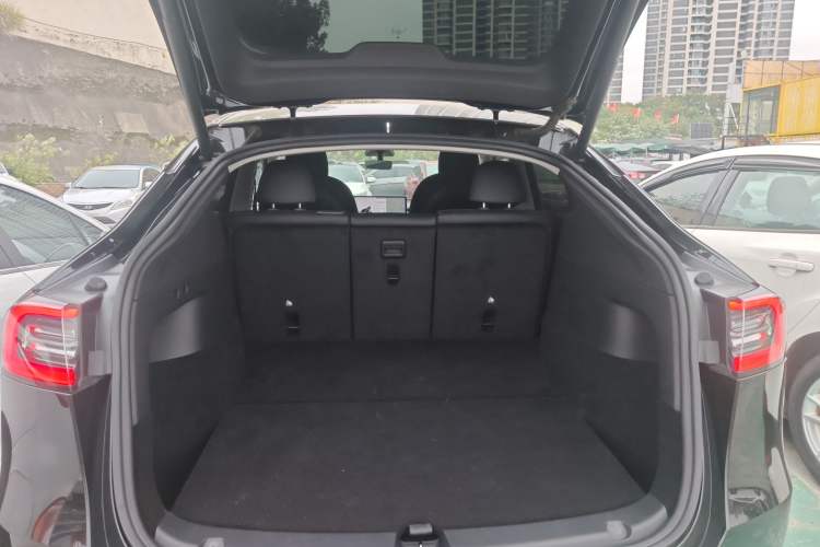 Used Tesla Model Y 2021 Long-Range All-Wheel-Drive Version
