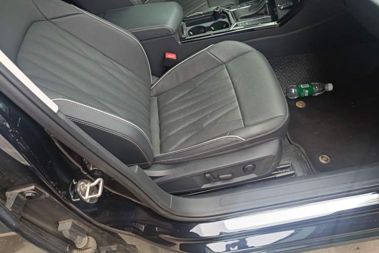 Used Volkswagen Passat 2022 330TSI Starry Luxury Edition – Exclusive Special Edition