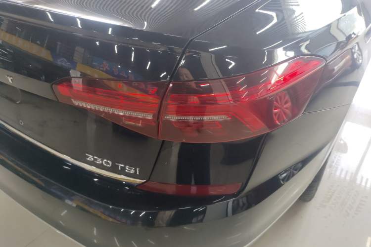 Used Volkswagen Passat 2019 330TSI Luxury Edition China VI Standard
