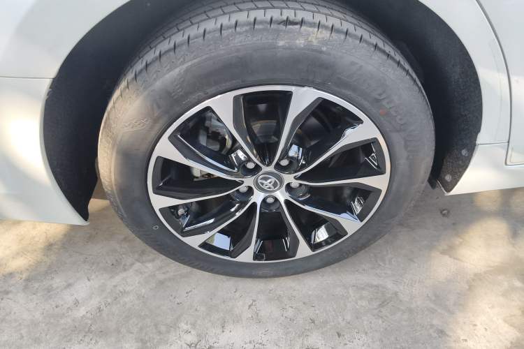 Used Toyota Avalon 2023 2.0L Premium Edition
