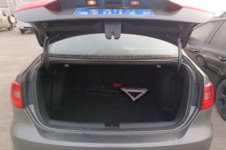 Used Volkswagen Sagitar 2014 1.6L Manual Comfort Model