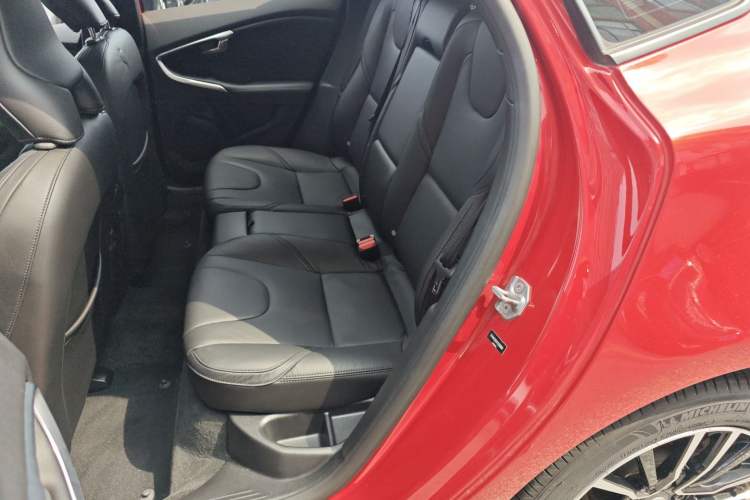 Used Volvo V40 2019 T3 Zhiyi Edition
