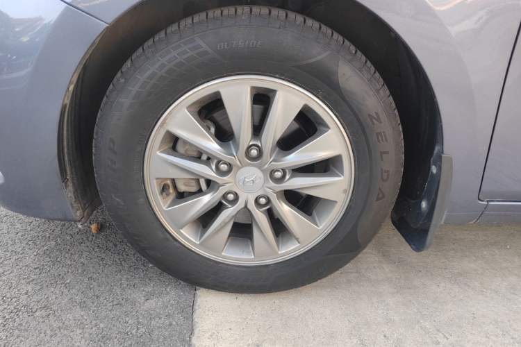 Used Hyundai Celesta 2017 1.6L Automatic Enjoyment Version GLS
