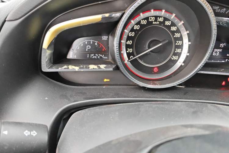 Used Mazda Mazda 3 Axela 2016 Sedan 1.5L Automatic Luxury Model