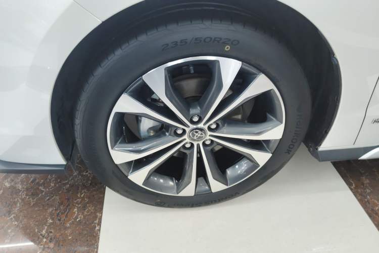 Used Toyota Granvia 2023 2.5L Hybrid Flagship VIP Edition