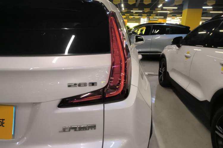 Used Cadillac XT4 2018 28T Two-Wheel Drive Leading Version