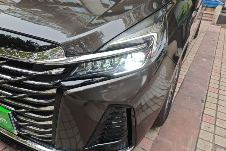 Used Buick GL8 2021 Land Cruiser Executive Class 652T Luxury Model
