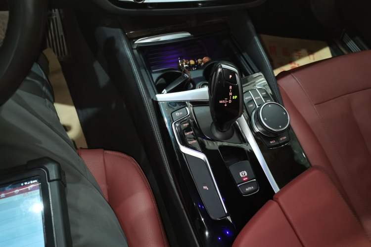 Used BMW 5 Series 2019 530Li Leading Model M Sport Package
