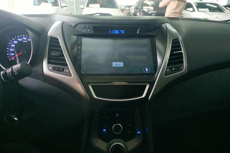 Used Hyundai Elantra 2016 1.6L Automatic Smart Version
