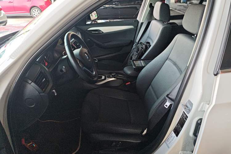 Used BMW X1 2014 sDrive18i Leading Model
