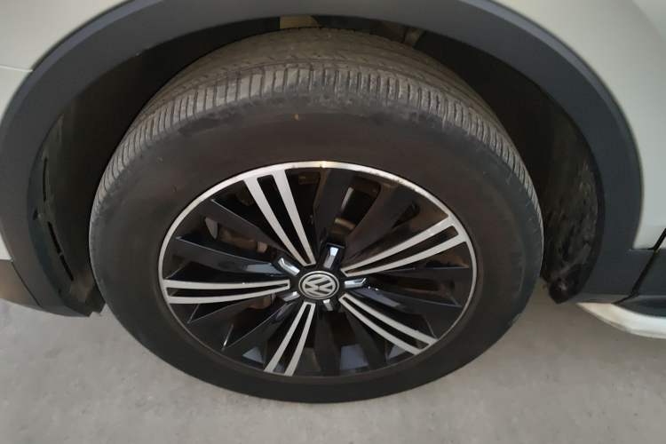 Used Volkswagen Tiguan L 2017 380TSI Automatic All-Wheel-Drive Luxury Edition
