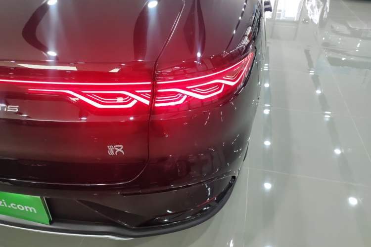 Used BYD Han 2024 EV Glory Edition 610 km All-Wheel Drive "Tian Shen Zhi Jia" Intelligent Driving Model
