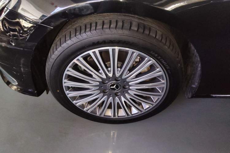 Used Mercedes-Benz E-Class 2022 Second Facelift E 300 L Fashion Edition
