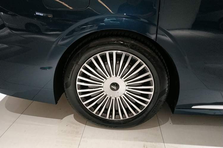 Used VOYAH Dream 2025 PHEV Four-Wheel-Drive Flagship Kunpeng Edition