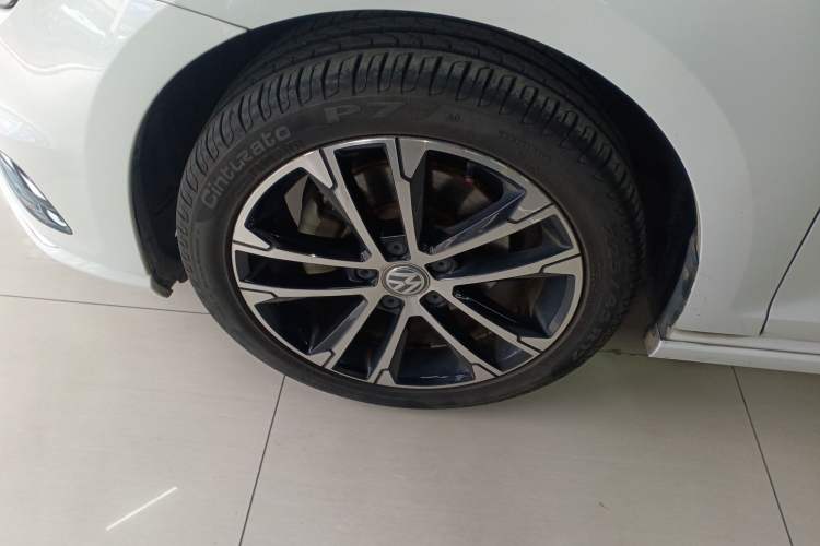 Used Volkswagen Golf 2016 1.4TSI Automatic R-Line
