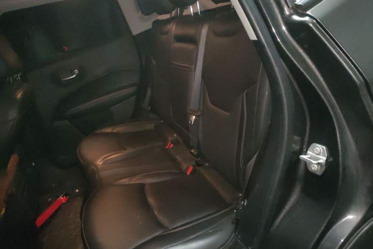 Used  Compass 2017 200T Automatic Family Edition