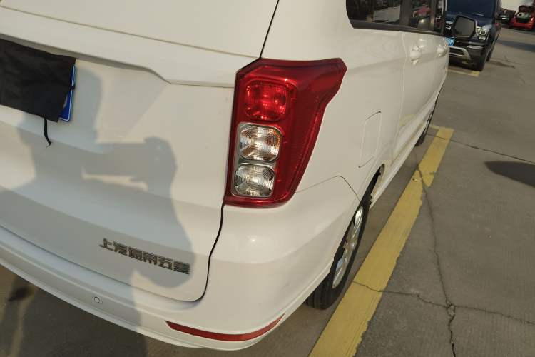 Used Wuling Hongguang 2021 1.5L Facelifted S Comfort Version with Electric Power Steering LAR

