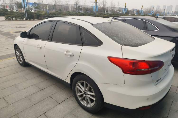 Used Ford Focus 2017 Sedan 1.6L Automatic Fashion Edition Smart Drive Version
