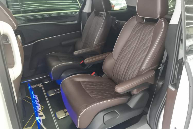 Used Buick GL8 2022 Land Business Class 652T Luxury Model
