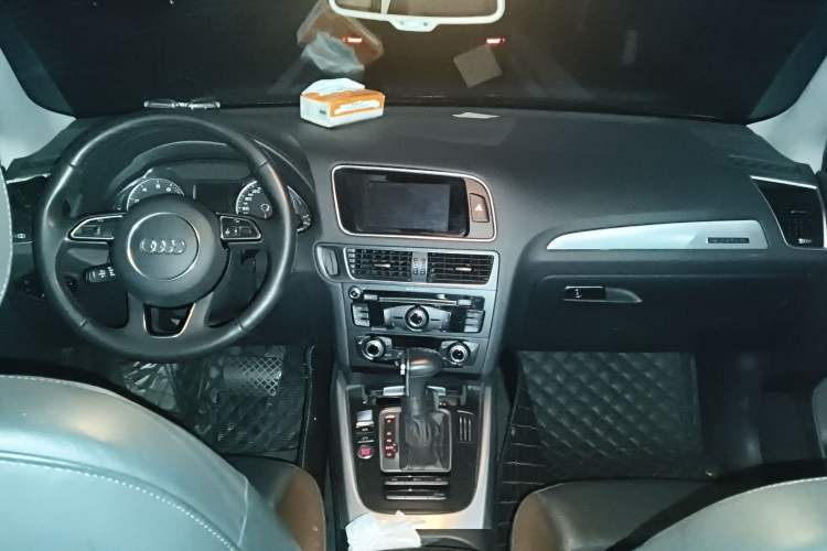 Used Audi Q5 2018 Collector's Edition 40 TFSI Technology Model
