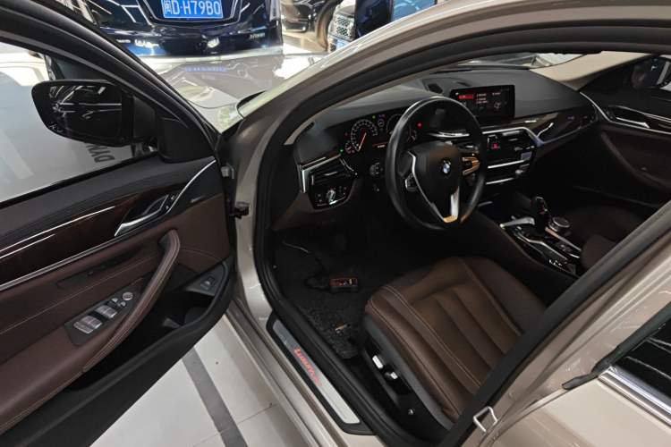 Used BMW 5 Series 2019 525Li Luxury Package