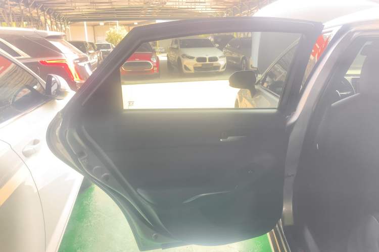 Used Toyota Avalon 2019 Dual-Engine 2.5L Luxury Edition China VI Standard
