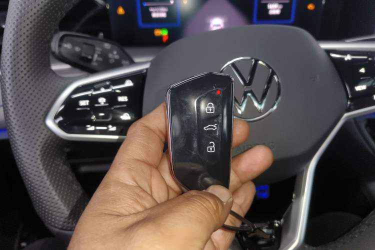 Used Volkswagen Tayron 2025 Tiguan L 380TSI 4Motion Luxury Easy Package
