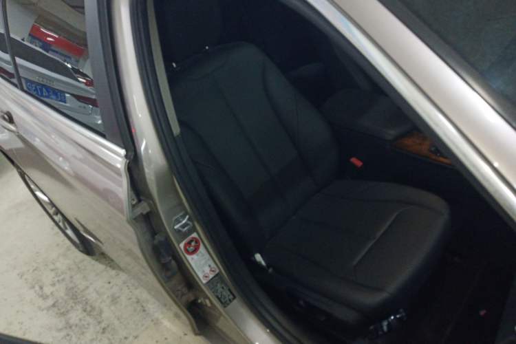 Used BMW 3 Series 2013 320Li Fashion Model
