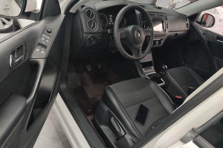 Used Volkswagen Tiguan 2016 300TSI Manual Two-Wheel Drive Trend Edition