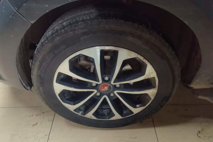 Used FORTHING Joyear X5 2015 1.6L Manual Luxury Model
