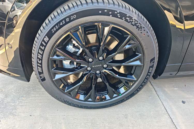 Used Zeekr 7X 2025 100 kWh Long-Range Rear-Wheel Drive with Intelligent Driving Features
