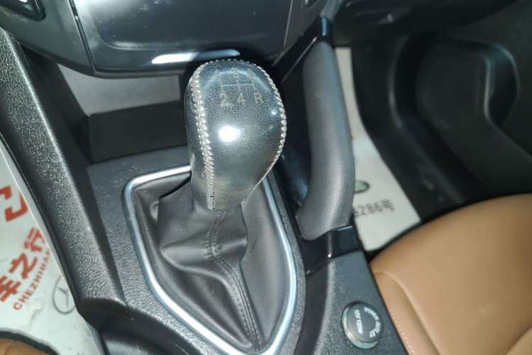 Used Dongfeng Fengdu MX5 2016 1.4T Manual Luxury Edition
