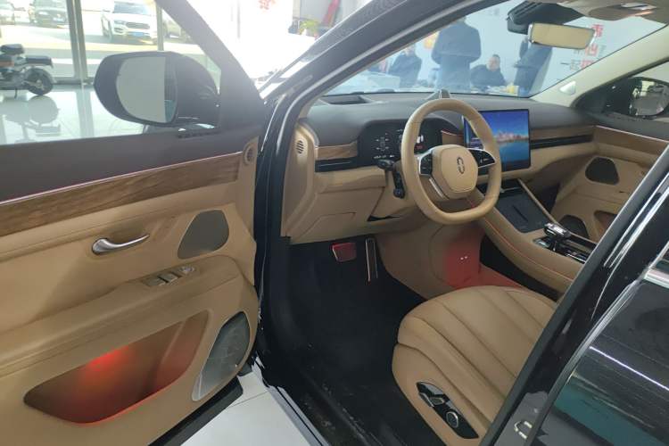 Used Hima AITO M7 2024 1.5T Rear-Drive Plus Version 6 Seats
