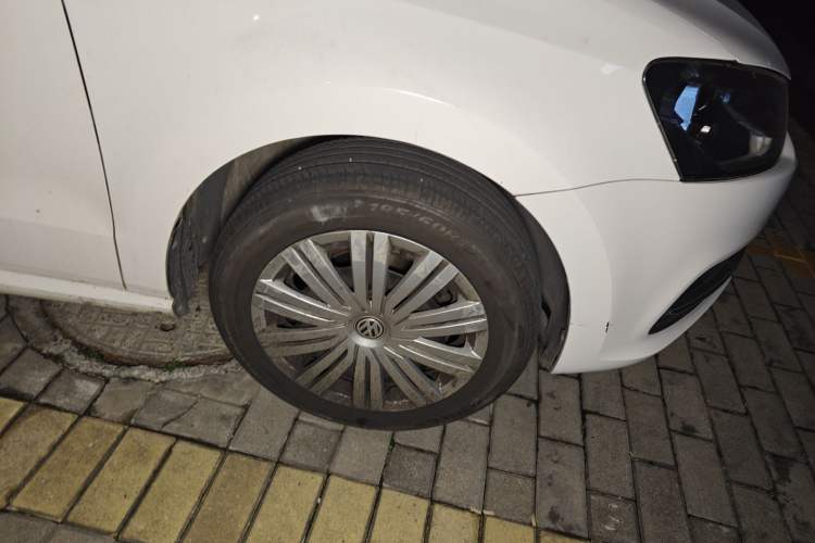 Used Volkswagen Polo 2016 1.6L Automatic Comfort Model
