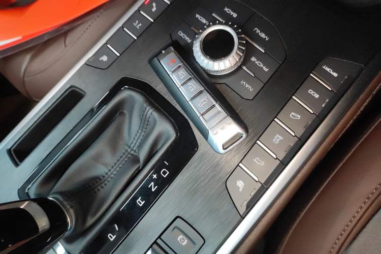 Used Wey VV7 2017 2.0T Flagship Edition
