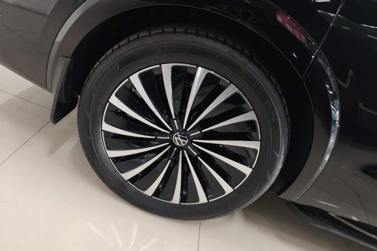 Used Volkswagen Viloran 2023 Revised 380TSI Prestige Edition