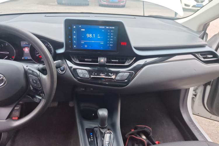 Used Toyota IZOA 2021 2.0L Enjoy Edition
