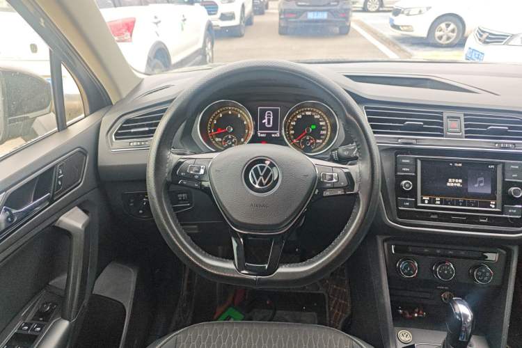 Used Volkswagen Tiguan L 2021 280TSI Automatic Two-Wheel Drive Smart Edition