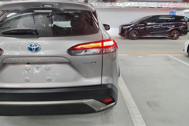 Used Toyota FRONTLANDER 2023 2.0L Smart Electric Hybrid Dual-Engine Deluxe Version
